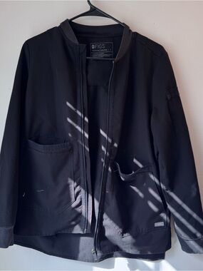 FIGS | Black Scrub Jacket Size Small